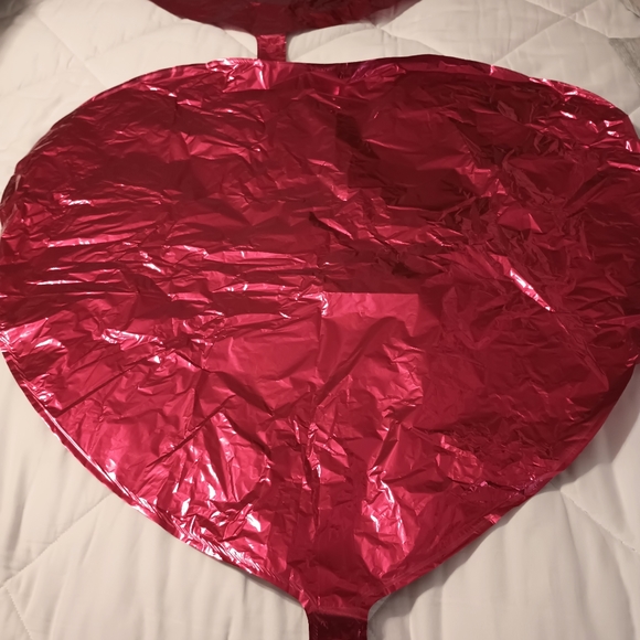 Adorable 2PK New Jumbo 32" Red Love Kiss Heart Balloons - Picture 4 of 5